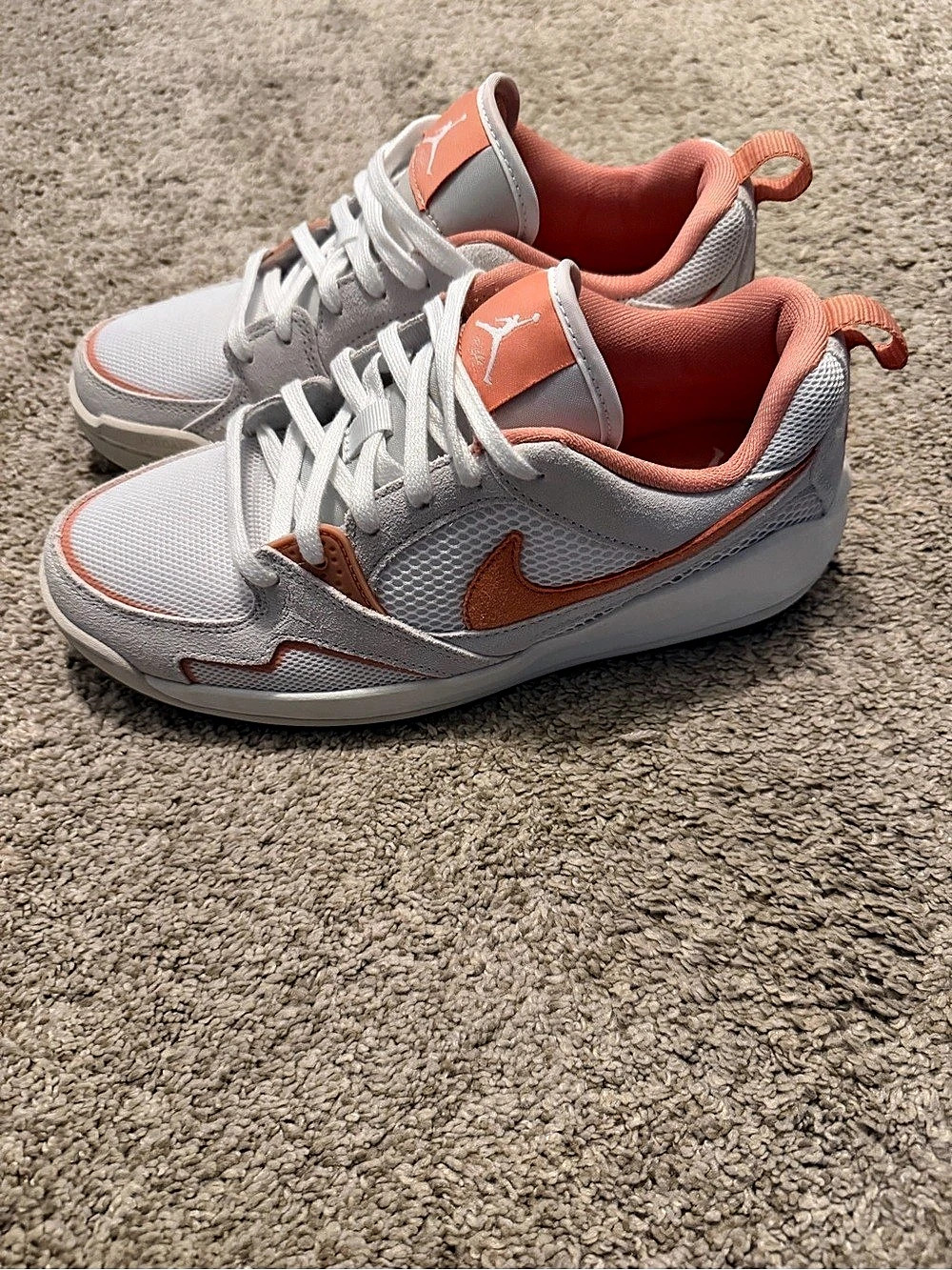 Jordan women’s CMFRT ERA US 8.5 brand new! Light madder root color